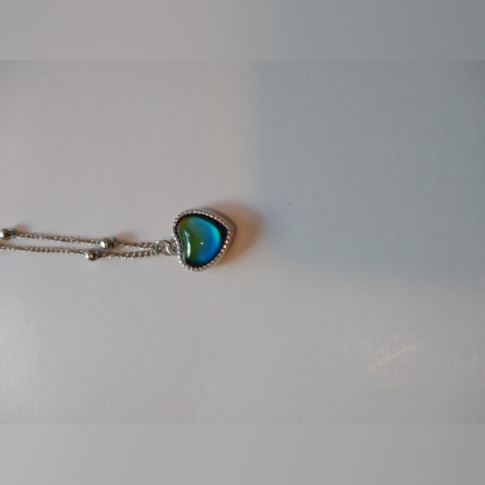Color Changing Heart Necklace - Picture 4 of 4